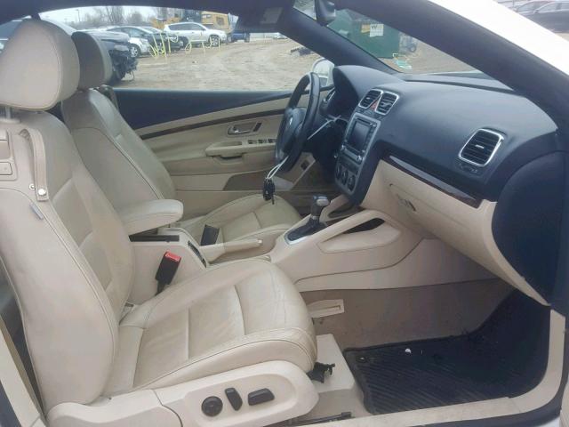 WVWFA71F38V021071 - 2008 VOLKSWAGEN EOS LUX 白色 照片 5