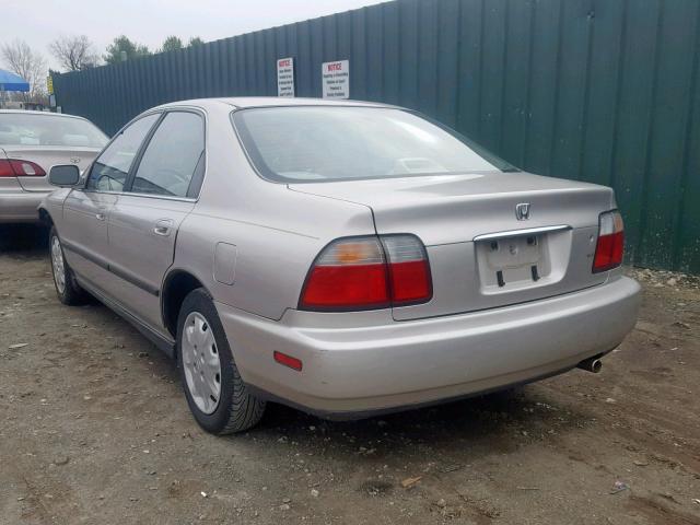 1HGCD5632VA218850 - 1997 HONDA ACCORD LX SILVER photo 3