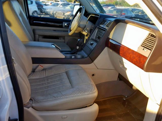 5LMFU28R33LJ12252 - 2003 LINCOLN NAVIGATOR WHITE photo 5