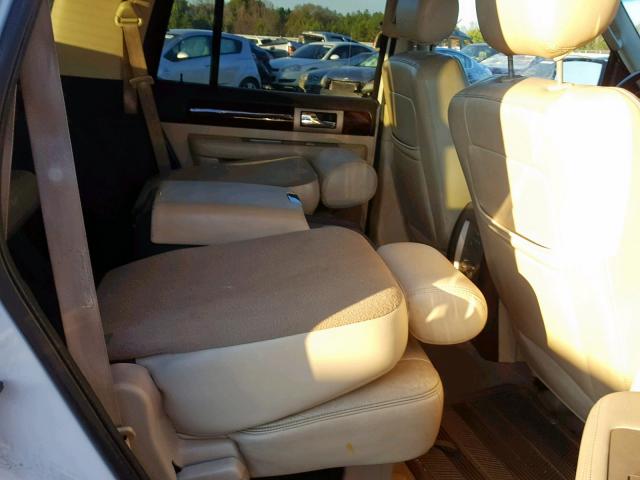 5LMFU28R33LJ12252 - 2003 LINCOLN NAVIGATOR WHITE photo 6