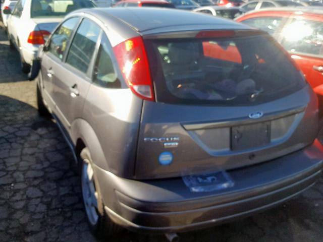 1FAFP37N36W208135 - 2006 FORD FOCUS ZX5 GRAY photo 3