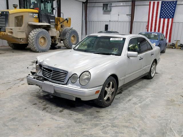 WDBJF65H8XA767134 - 1999 MERCEDES-BENZ E 320 SILVER photo 2