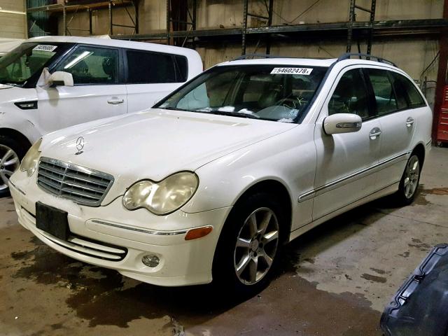 WDBRH61J65F612300 - 2005 MERCEDES-BENZ C 240 SPOR WHITE photo 2