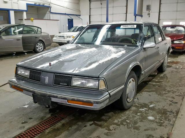 1G3HN54C4JW355922 - 1988 OLDSMOBILE DELTA 88 R GRAY photo 2