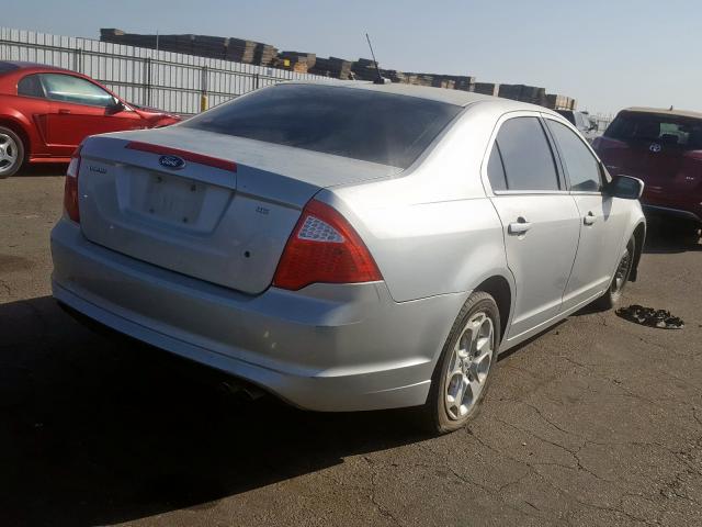 3FAHP0HA9AR209112 - 2010 FORD FUSION SE SILVER photo 4