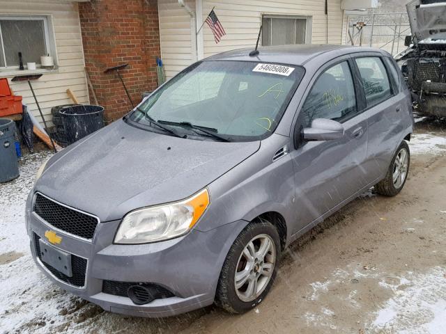 KL1TD66E59B659353 - 2009 CHEVROLET AVEO LS SILVER photo 2