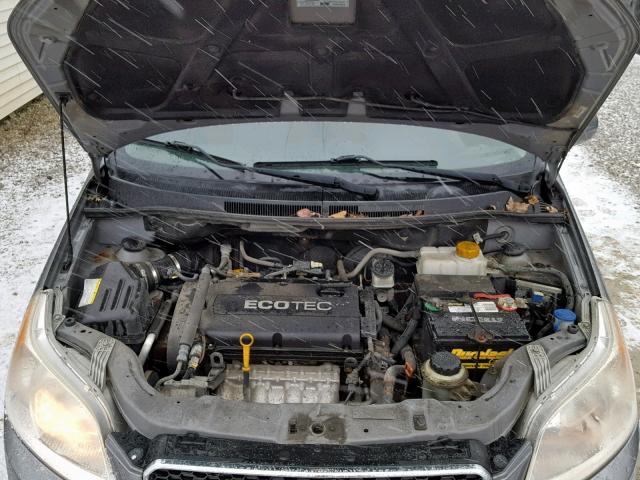 KL1TD66E59B659353 - 2009 CHEVROLET AVEO LS SILVER photo 7