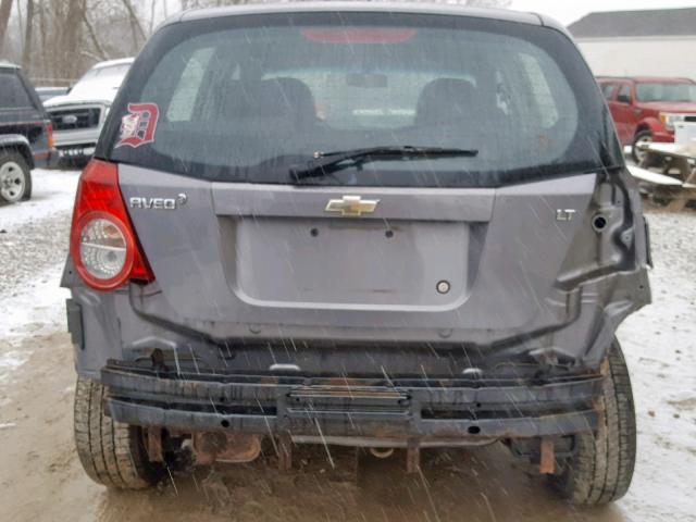 KL1TD66E59B659353 - 2009 CHEVROLET AVEO LS SILVER photo 9