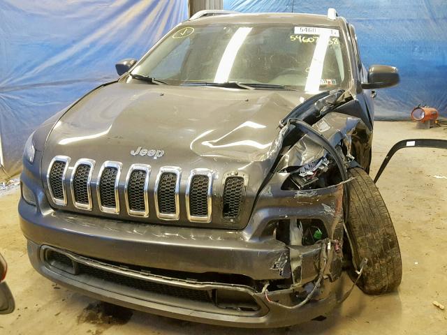 1C4PJMCB0HW537511 - 2017 JEEP CHEROKEE L GRAY photo 9