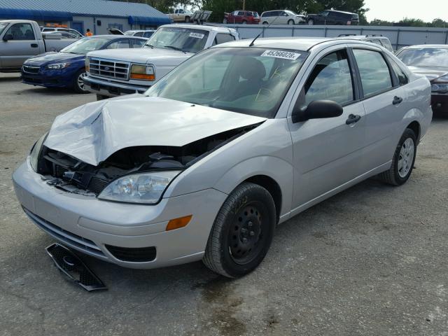 1FAFP34N47W352413 - 2007 FORD FOCUS ZX4 SILVER photo 2