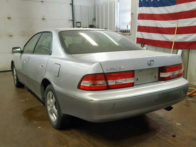 JT8BF28GX10305672 - 2001 LEXUS ES 300 GRAY photo 3