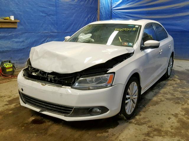 3VWLP7AJ5DM250228 - 2013 VOLKSWAGEN JETTA SEL WHITE photo 2