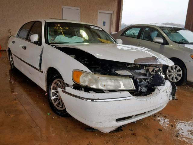 1LNHM82W7YY788999 - 2000 LINCOLN TOWN CAR S WHITE photo 1