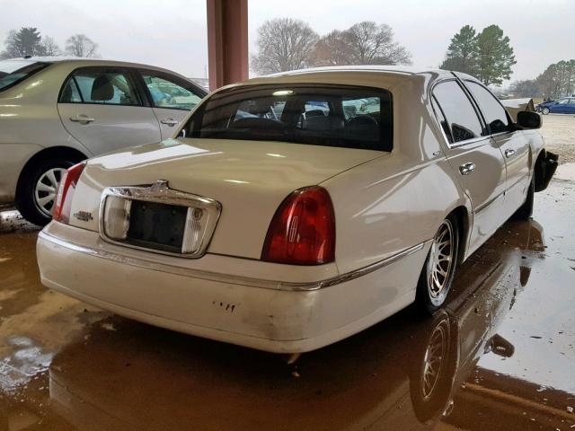 1LNHM82W7YY788999 - 2000 LINCOLN TOWN CAR S WHITE photo 4