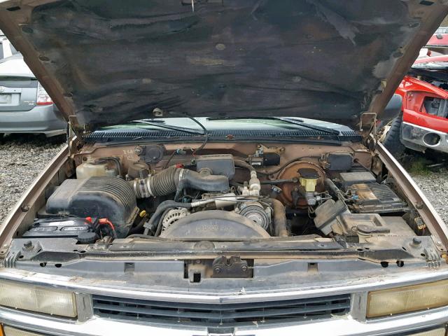 1GCGC29R8TE266358 - 1996 CHEVROLET GMT-400 C2 BROWN photo 7