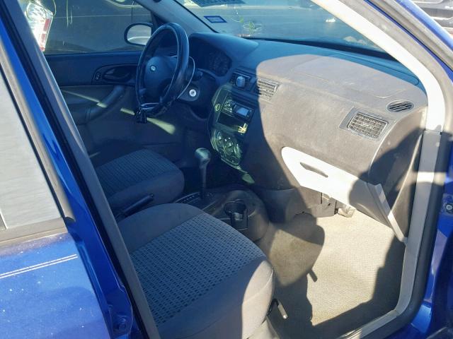 1FAFP34N66W225239 - 2006 FORD FOCUS ZX4 BLUE photo 5