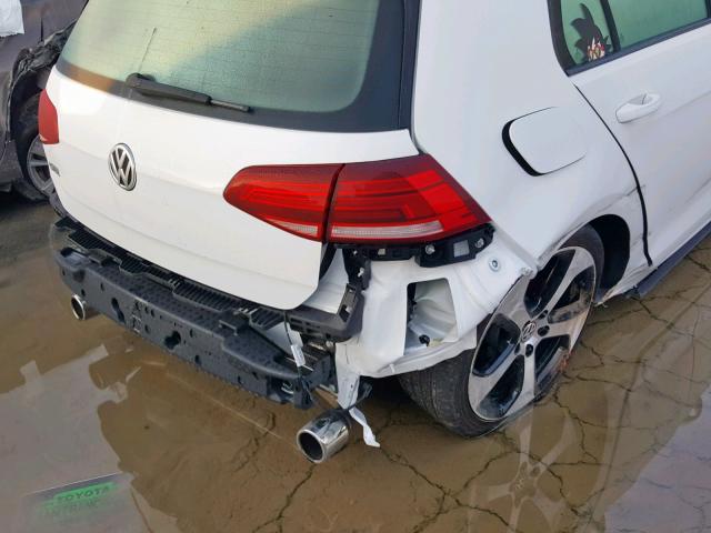 3VW447AU8JM285994 - 2018 VOLKSWAGEN GTI S/SE WHITE photo 9