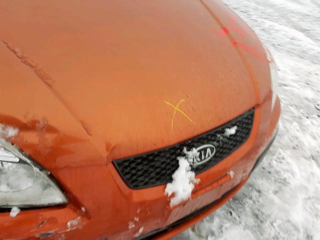 KNADE223496574243 - 2009 KIA RIO BASE ORANGE photo 7