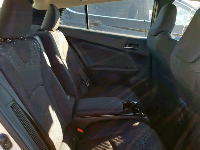 JTDKARFP0H3003831 - 2017 TOYOTA PRIUS PRIM ვერცხლისფერი ფოტო 6