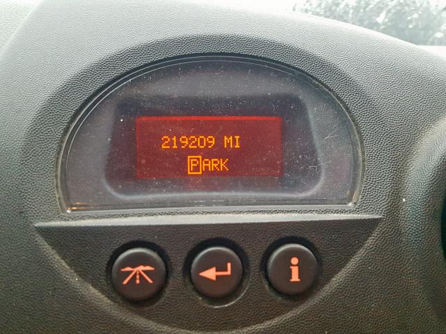 2G2WP522941123151 - 2004 PONTIAC GRAND PRIX SILVER photo 8