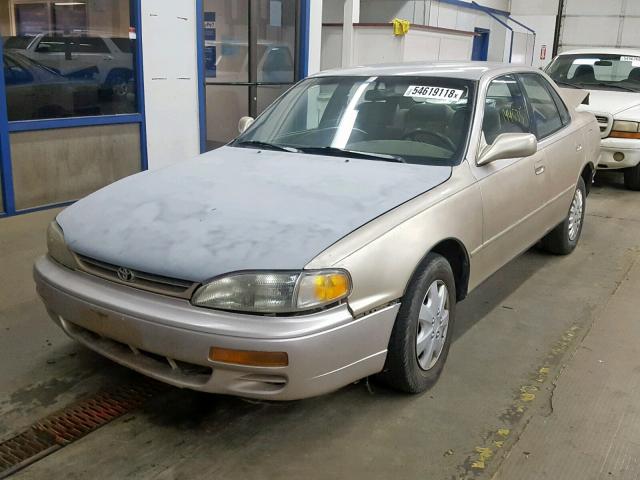 4T1BG12K1TU824638 - 1996 TOYOTA CAMRY DX TAN photo 2