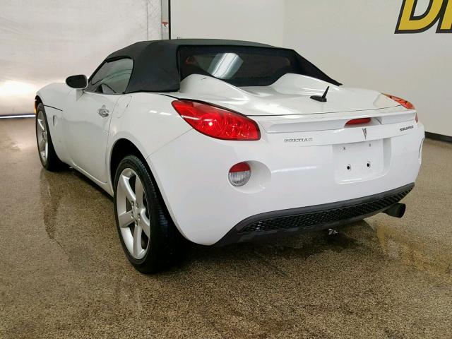 1G2MC35B68Y115076 - 2008 PONTIAC SOLSTICE WHITE photo 3