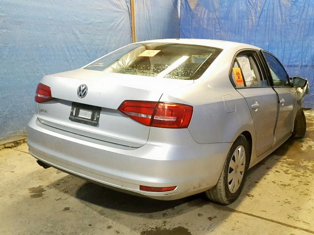 3VW1K7AJ5FM357868 - 2015 VOLKSWAGEN JETTA BASE Արծաթագույն լուսանկար 4