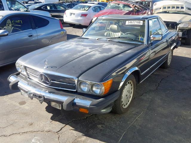 WDBBA48DXJA079501 - 1988 MERCEDES-BENZ 560 SL GRAY photo 2