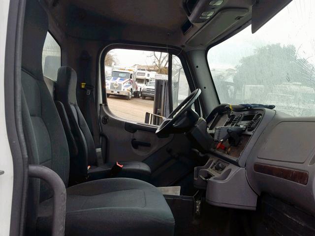 1FUBCXBS4CDBJ2817 - 2012 FREIGHTLINER M2 106 MED WHITE photo 5