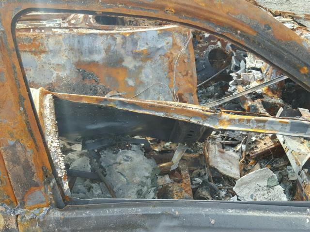 2LNBL8FV4BX756948 - 2011 LINCOLN TOWN CAR S BURN photo 5