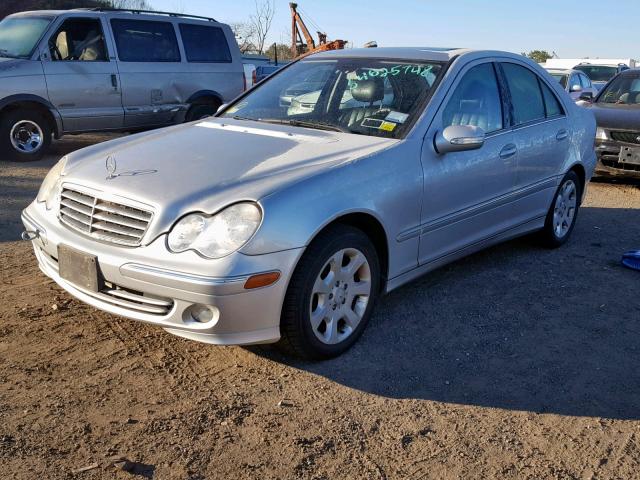 WDBRF84J85F676416 - 2005 MERCEDES-BENZ C 320 4MAT SILVER photo 2