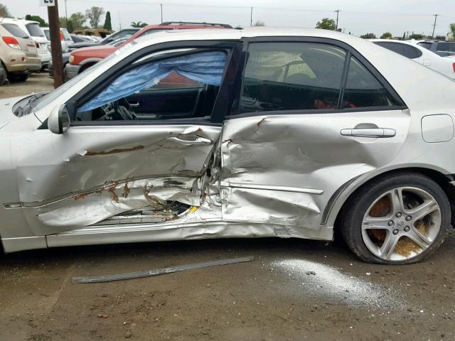 JTHBD192440089499 - 2004 LEXUS IS 300 SILVER photo 10