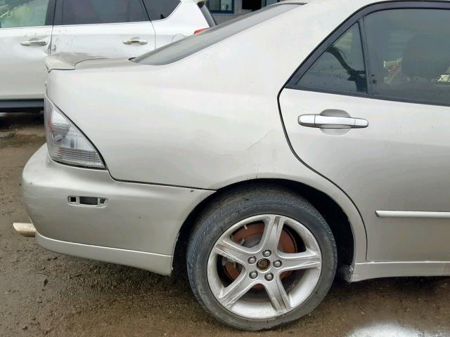 JTHBD192440089499 - 2004 LEXUS IS 300 SILVER photo 9