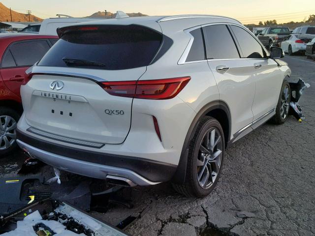 3PCAJ5M18KF112440 - 2019 INFINITI QX50 ESSEN WHITE photo 4