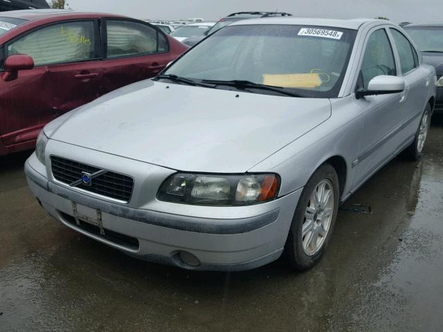 YV1RS61T842350106 - 2004 VOLVO S60 SILVER photo 2