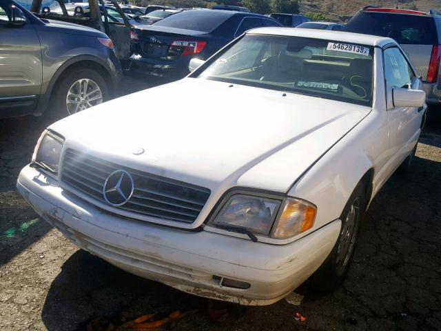 WDBFA63F7VF144321 - 1997 MERCEDES-BENZ SL 320 WHITE photo 2