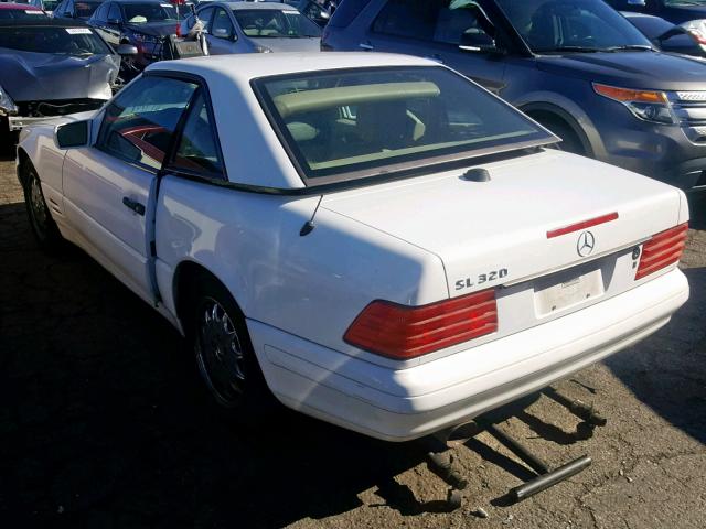 WDBFA63F7VF144321 - 1997 MERCEDES-BENZ SL 320 WHITE photo 3