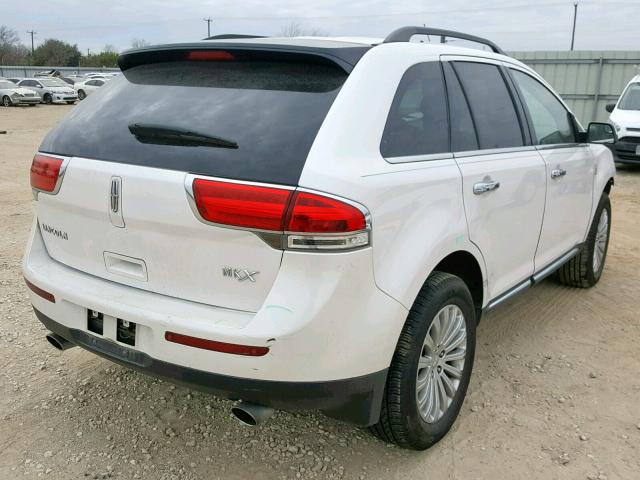 2LMDJ6JK9CBL15545 - 2012 LINCOLN MKX WHITE photo 4