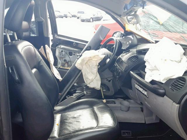 3VWDD21C41M411066 - 2001 VOLKSWAGEN NEW BEETLE 黑色 照片 5