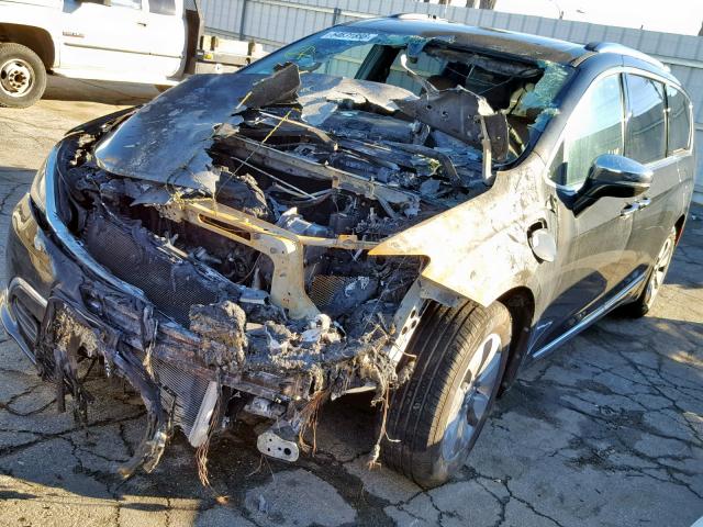 2C4RC1N7XJR236799 - 2018 CHRYSLER PACIFICA H GRAY photo 2