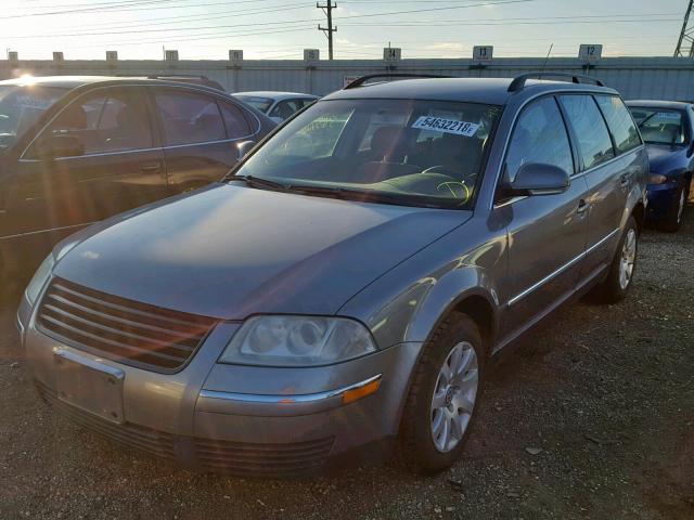 WVWNE63B24E305516 - 2004 VOLKSWAGEN PASSAT GL GRAY photo 2