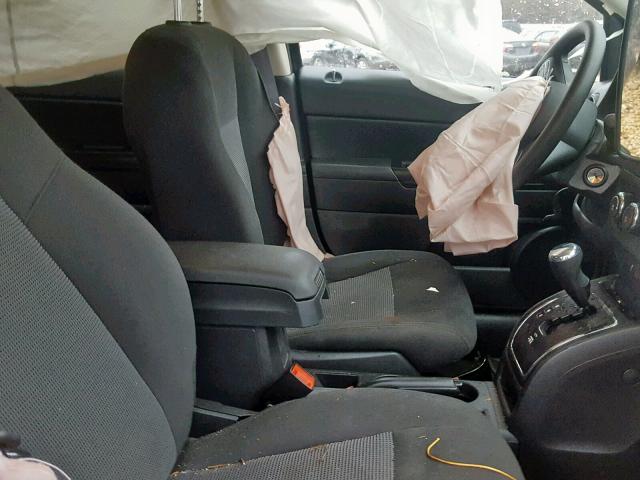 1C4NJCBA6GD681679 - 2016 JEEP COMPASS SP 黑色 照片 5