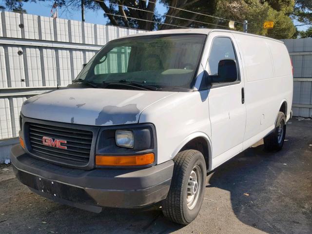 1GTHG35U771138912 - 2007 GMC SAVANA G35 WHITE photo 2