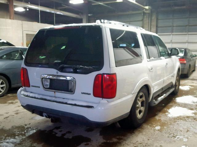 5LMPU28L4WLJ12247 - 1998 LINCOLN NAVIGATOR Ақ фото 4