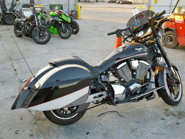 5VPYW36N5F3042520 - 2015 VICTORY MOTORCYCLES MAGNUM BLACK photo 4