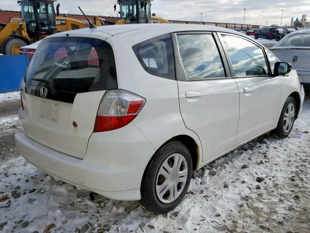 JHMGE87279S068382 - 2009 HONDA FIT WHITE photo 4