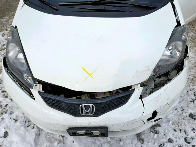 JHMGE87279S068382 - 2009 HONDA FIT WHITE photo 7