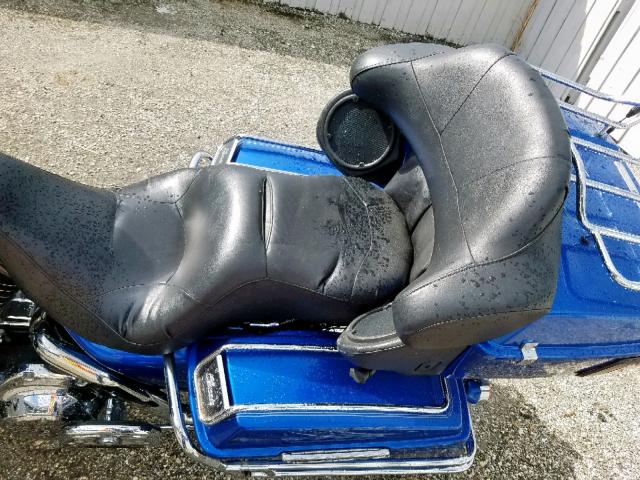 1HD1FC4157Y678115 - 2007 HARLEY-DAVIDSON FLHTCUI BLUE photo 6