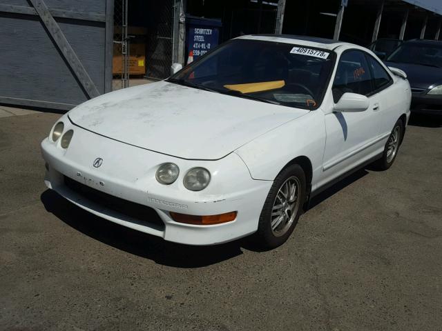 JH4DC4458YS012661 - 2000 ACURA INTEGRA LS WHITE photo 2