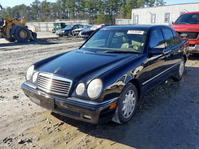 WDBJF55F5VA341259 - 1997 MERCEDES-BENZ E 320 BLACK photo 2